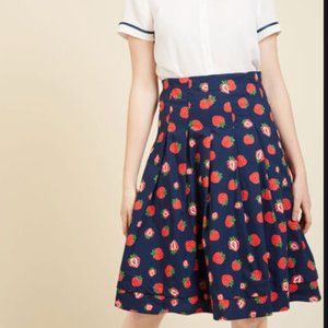 - STRAWBERRY FUN  ‘Before My Berry Eyes’ Novelty Print Skirt
